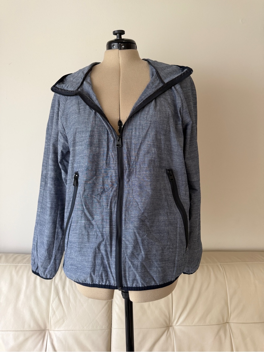 Levi's Men's Size L Full Zip Chambray Hooded Jacket Lightweight Blue Excellent